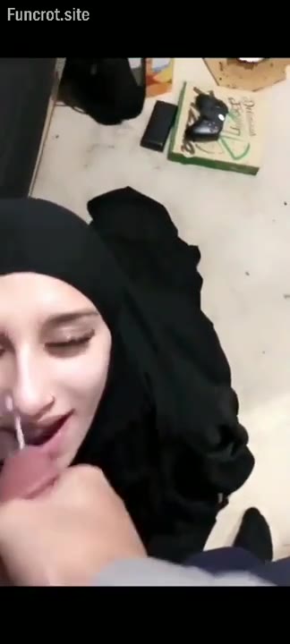 Abg Hijab Cantik Crot Di Muka