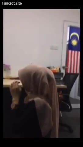 Abg Hijab Cantik Dientot Kontol Gede