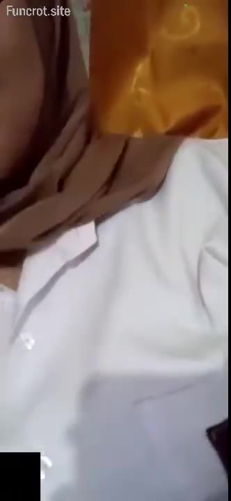 Abg Ukhti SMA Pamer Susu Pilin Uting