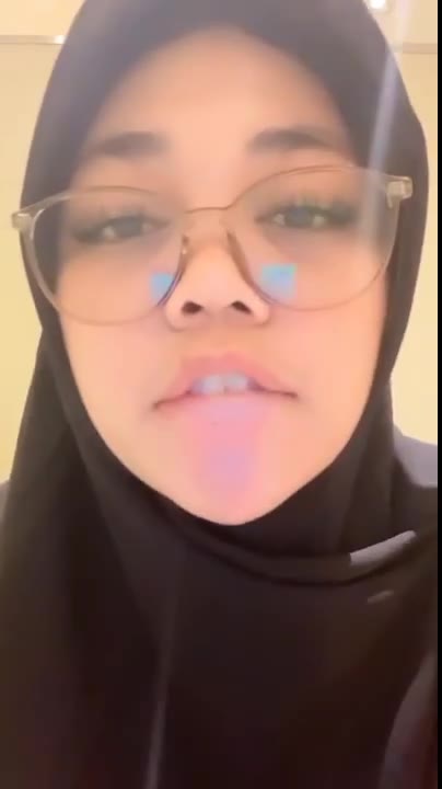 Gadis Hijab Sangean Binal 1