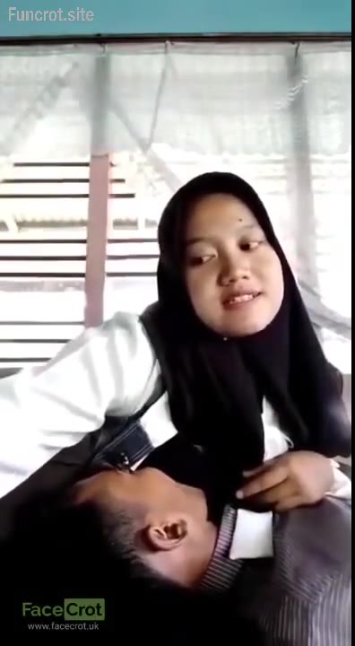 Gaya Pacaran Abg Lagi Nyusuin Pacar