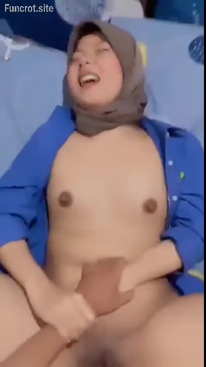 Genjot Teman Kerja Hijab Body Mulus 2
