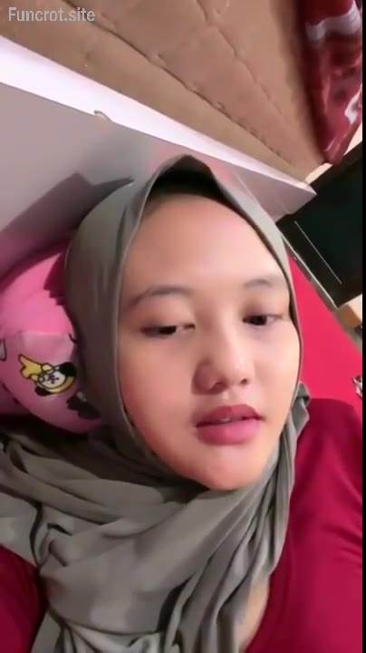 Hijab Binal Live Nyepong Kontol 1