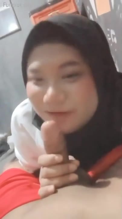 Hijab Binal Sepong Kontol Pacar