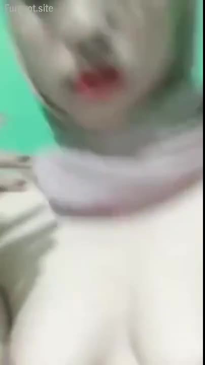 Hijab Montok Sange Jilat Ketiak