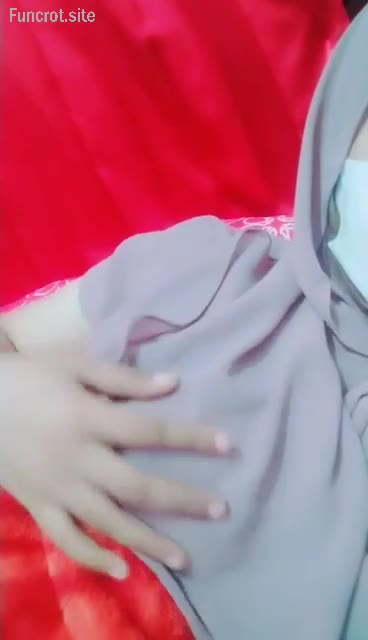Hijab Pamer Toket Memek