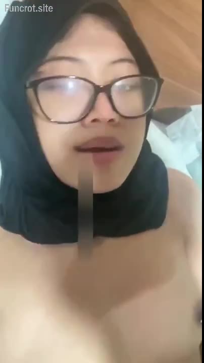 Hijab Tintik Ekspresinya Bikin Sange