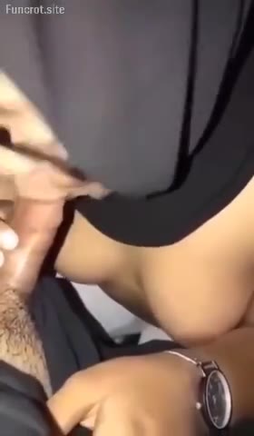 Sepongan Nikmat Hijab Hitam Binal