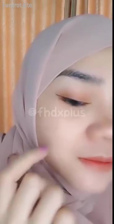 Ukhti Live Bugil