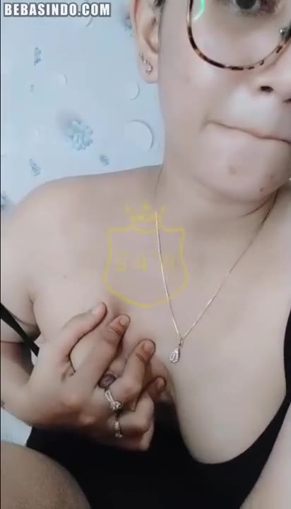 Bokep Amel Berkacamata Colmek Godain Pascol Live