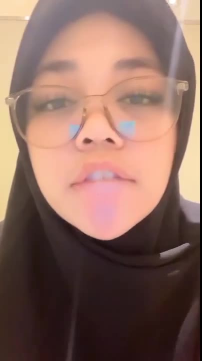Bokep Gadis Hijab Semok Sangean Binal 1