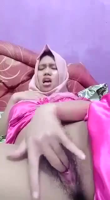 Bokep Hijab Sangean Meki Bulu Lebat Colmek