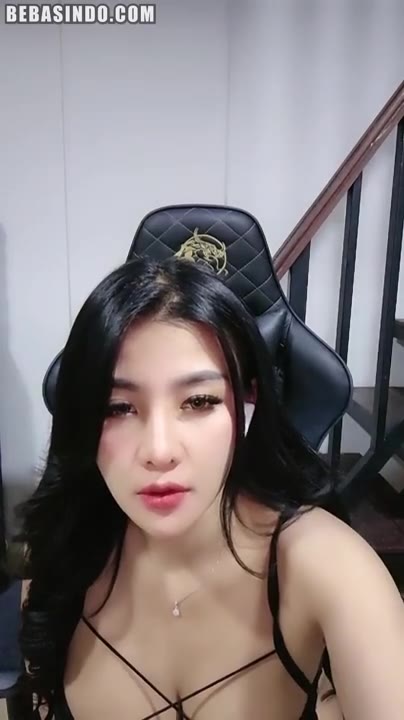 Bokep Indo Cantik Montok Toge Pakai Baju Dinas