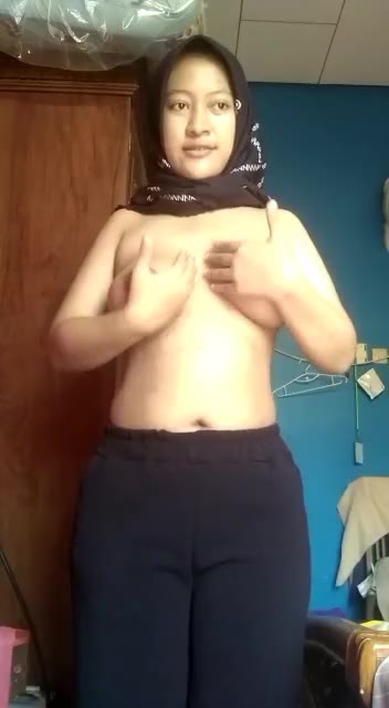 Bokep Indo Hijab VCS Colmek Pake Botol