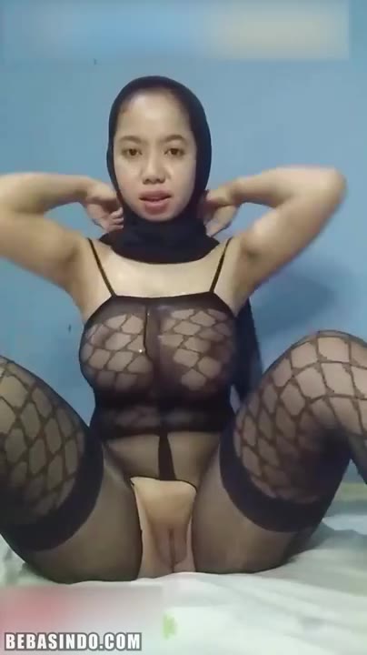 Bokep Lusi Jilbab Hitam Sange Colmek Becek Desah