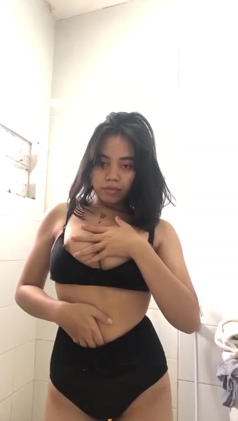 Bokep Mahasiswi Cantik Toket Bulet Colmek