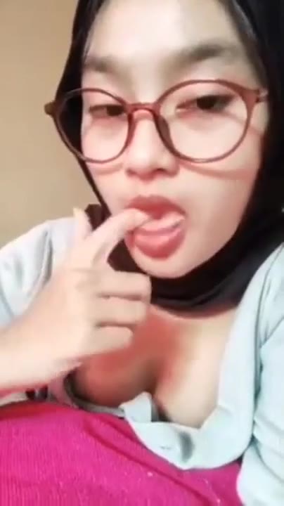 Bokep Mahasiswi Hijab Cantik Suka Jilatin Biji