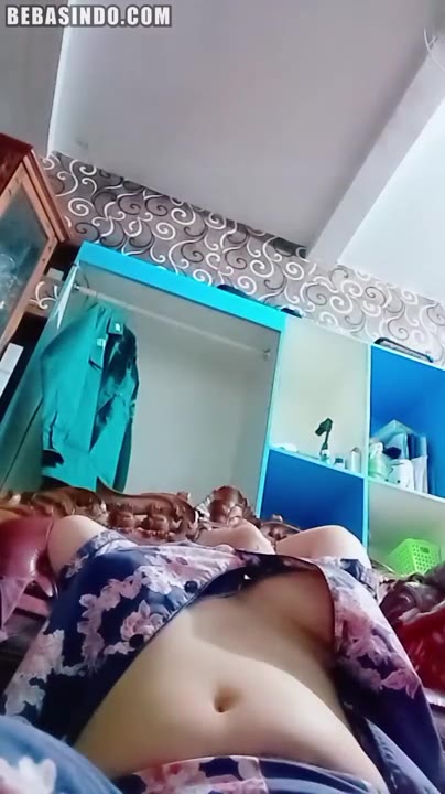 Bokep Mamih Lestari Buka Baju Nenen Besar Mango