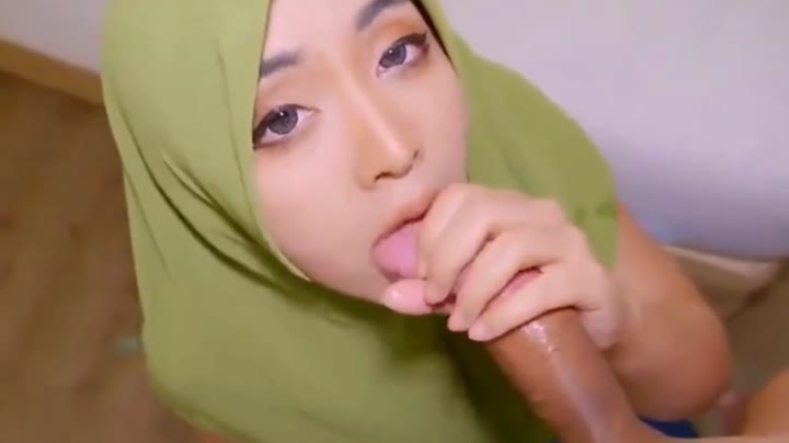 Tante Hijab Hijau Menggoda